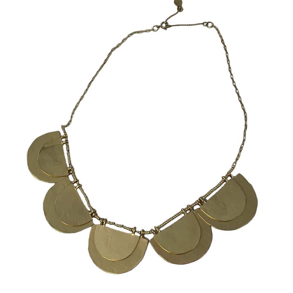 LOFT TEXTURED GOLD SCALLOP NECKLACE EUC